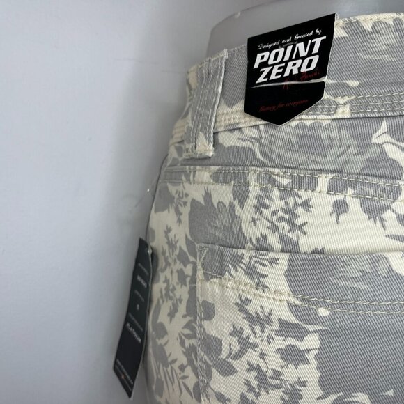 POINT ZERO Nicole Benisti Women's Floral Skinny Leg Denim Shorts - NWT - Picture 5 of 5